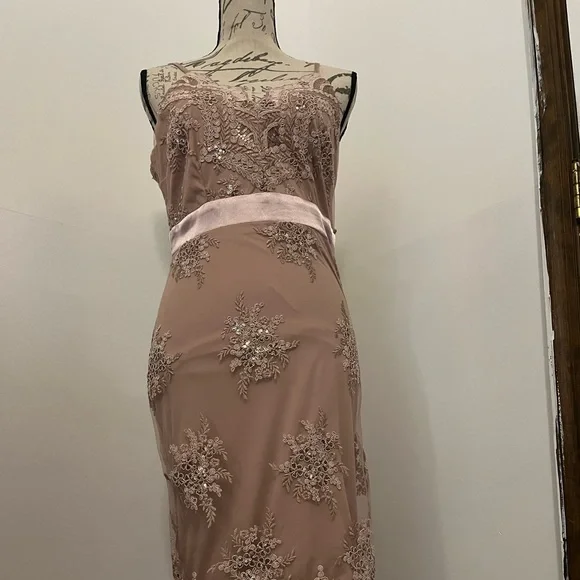 green emerald velvet dress Venus Dress